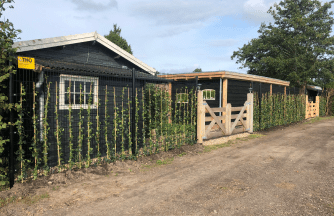 Houten draaibare poort