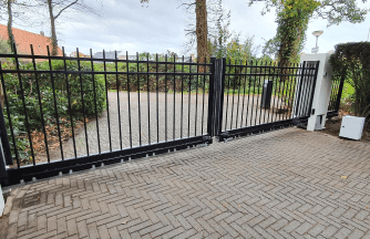 Sierhekwerk met spijlen
