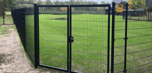 Type 1600 hondenuitlaatplaats poort en hekwerk
