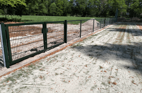 Hekwerk tennisbaan