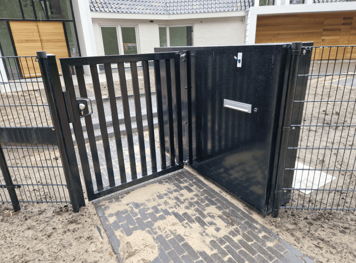 Looppoort + brievenbus zuil