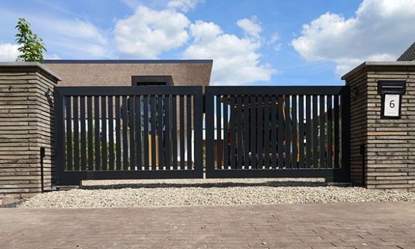 Dubbele draaipoort verticaal met knikarm aandrijvingen